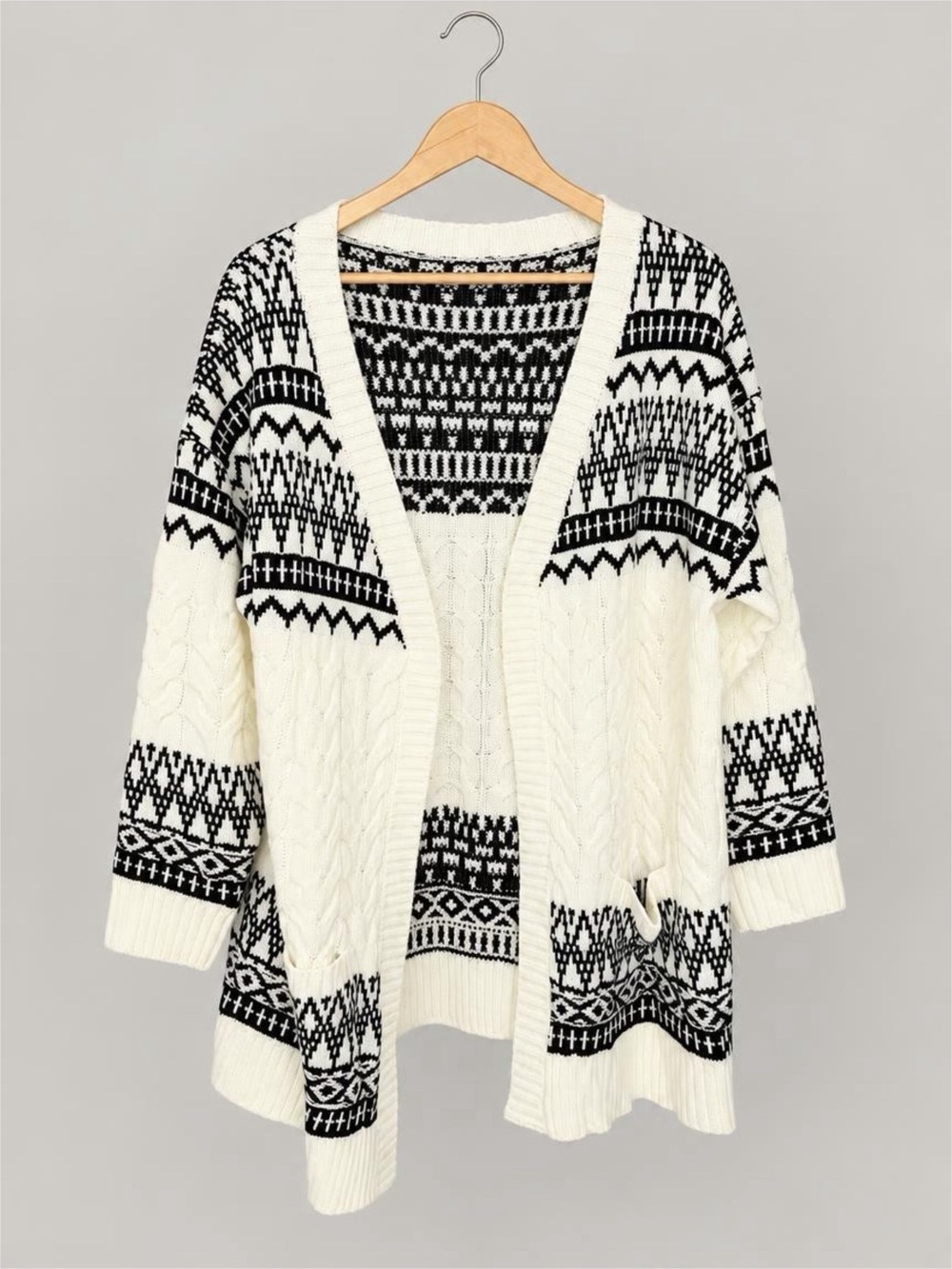 NWT BloomChic Women's Black & Cream Open-Front Fair Isle Cardigan Sweater - 12